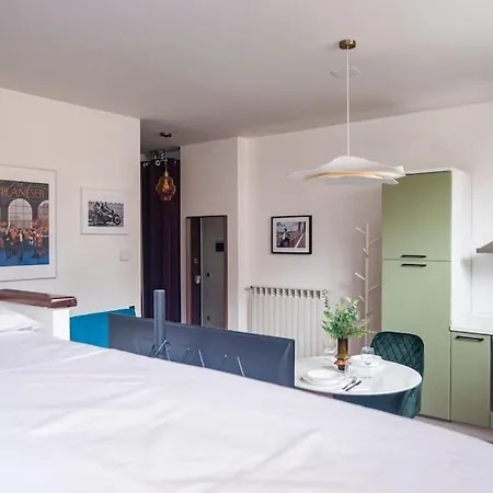 Stylish And Cozy Studio In Isola Διαμέρισμα