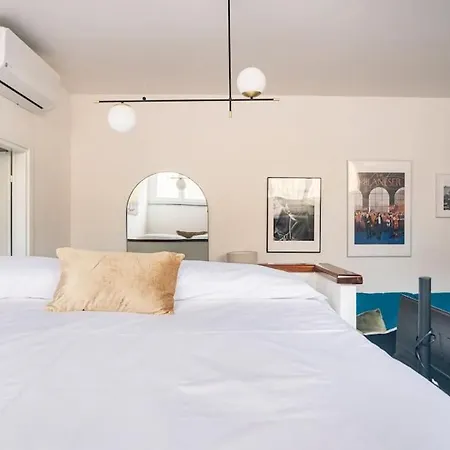 Stylish And Cozy Studio In Isola Διαμέρισμα